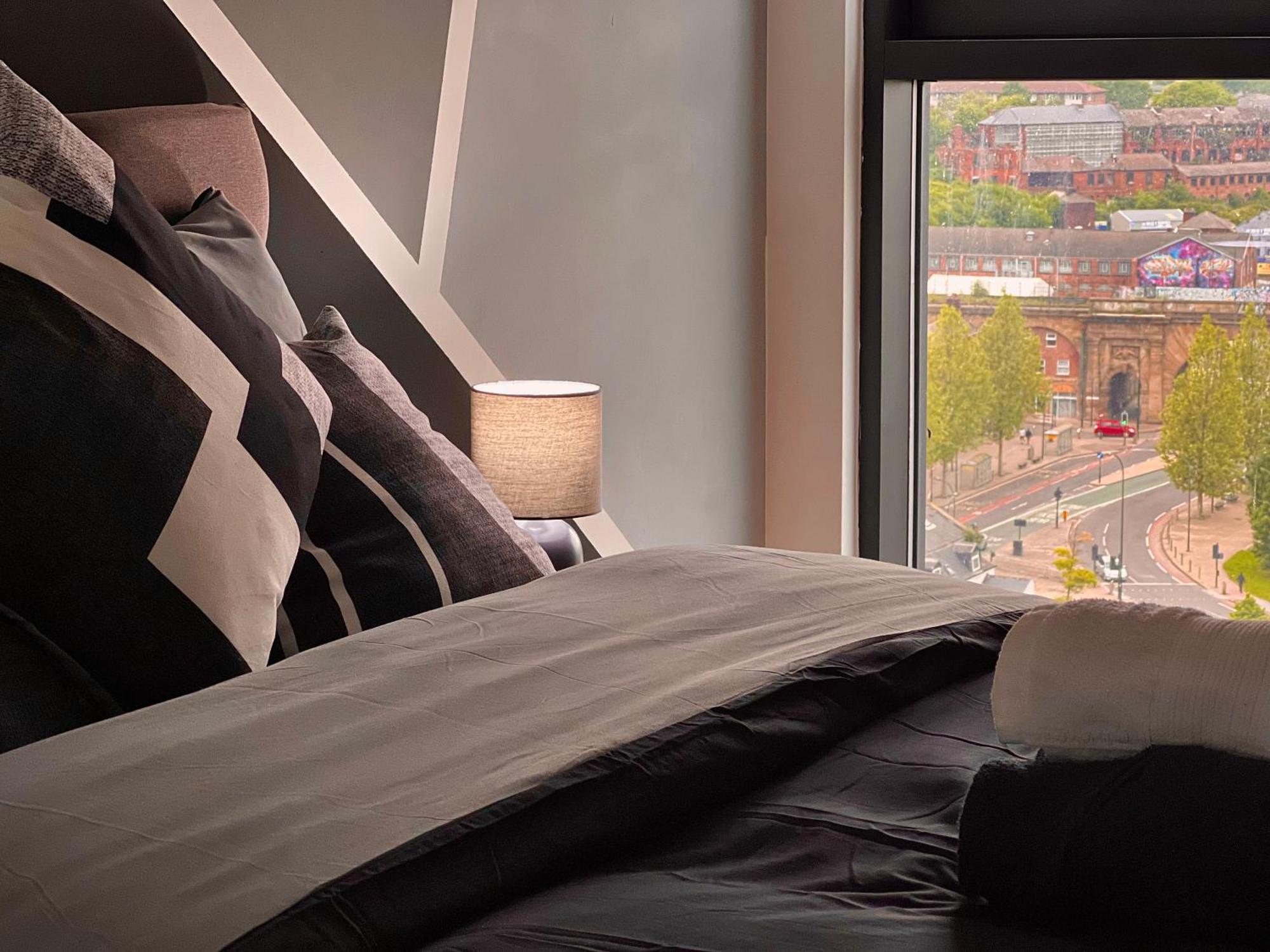Penthouse Gem, Central, Scenic Views, Stylish, Modern, City Centre 2Br Sheffield Eksteriør billede